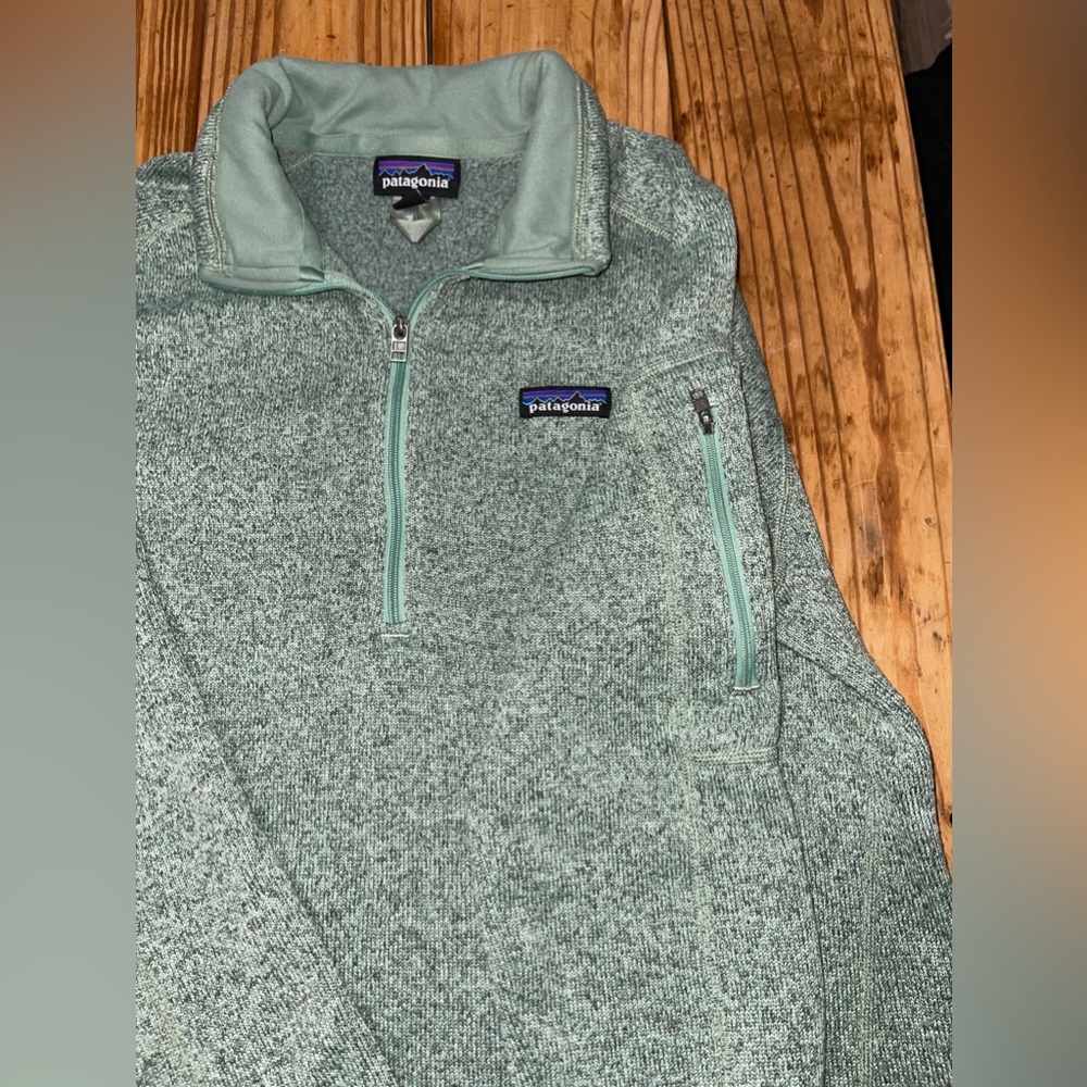 Women’s large Patagonia quarter zip